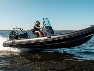 bateau-semi-rigide-zodiac-pro-75-avec-moteur-mercury-200cv