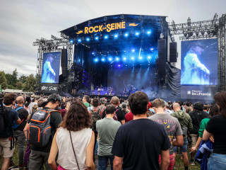 2-places-rock-en-seine-2024-scene-nike