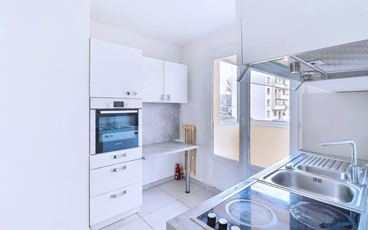 appartement-t3-moderne-cuisine-equipee-bosch-et-salle-de-bain-equipe-big-0