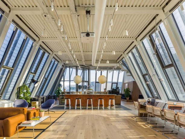 bureau-de-standing-situe-dans-limmeuble-wework-big-0