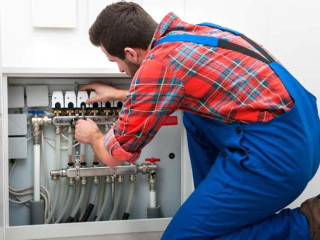 artisan-qualifie-depannage-plomberie-et-electricite