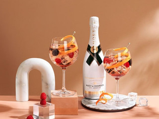 soiree-coquine-privee-avec-champagne-moet-chandon