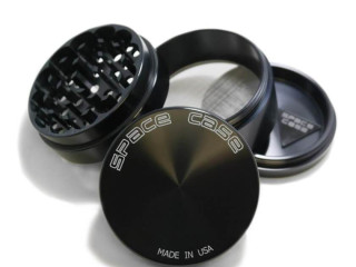 grinder-space-case-4-pieces-titane-accessoire-tabac-premium