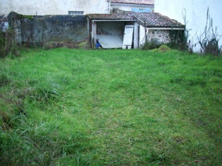 terrain-nu-a-louer-ideal-pour-evenement-ou-stockage