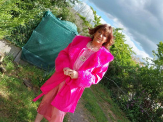 non-venal-bettina-travestie-cherche