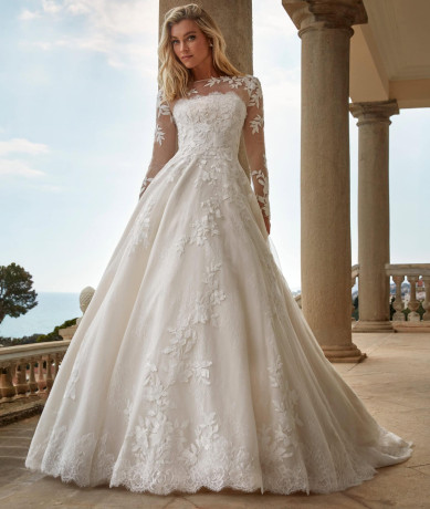 robe-de-mariee-pronovias-taille-38-avec-dentelle-big-0