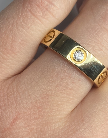 bague-cartier-love-en-or-jaune-18k-big-0