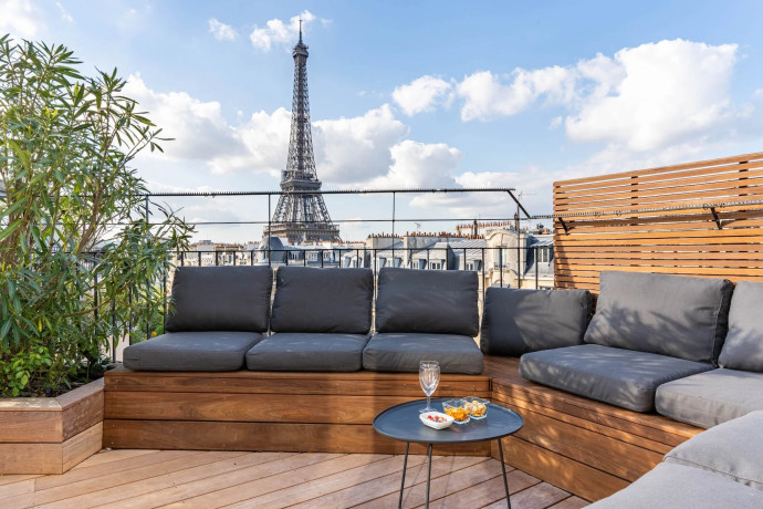 location-appartement-paris-vue-tour-eiffel-big-0
