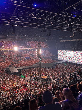 2-places-concert-taylor-swift-paris-la-defense-arena-big-0