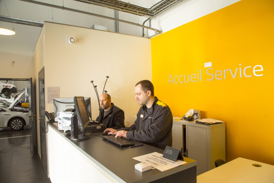charge-de-clientele-hf-franchise-renault-big-0