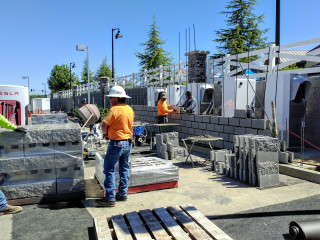 terrain-a-batir-constructible-proche-station-tesla-supercharger-et-e